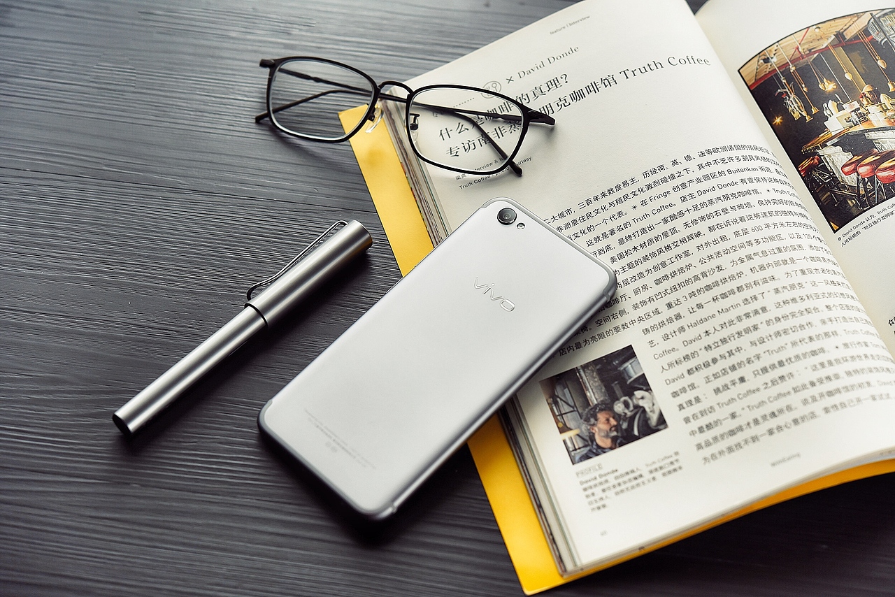 vivo手机新品 前置双摄像头加柔光灯vivo X9