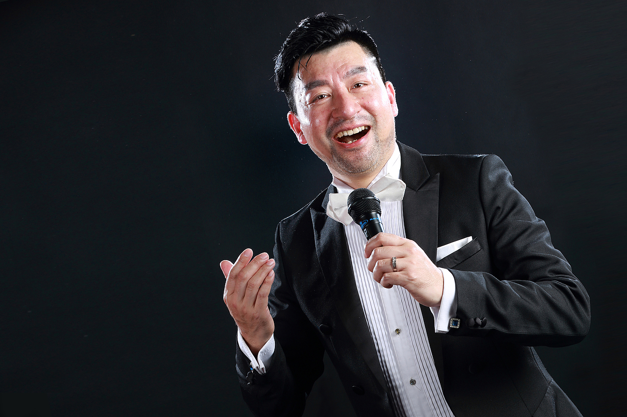 男高音歌唱演员王庆伟