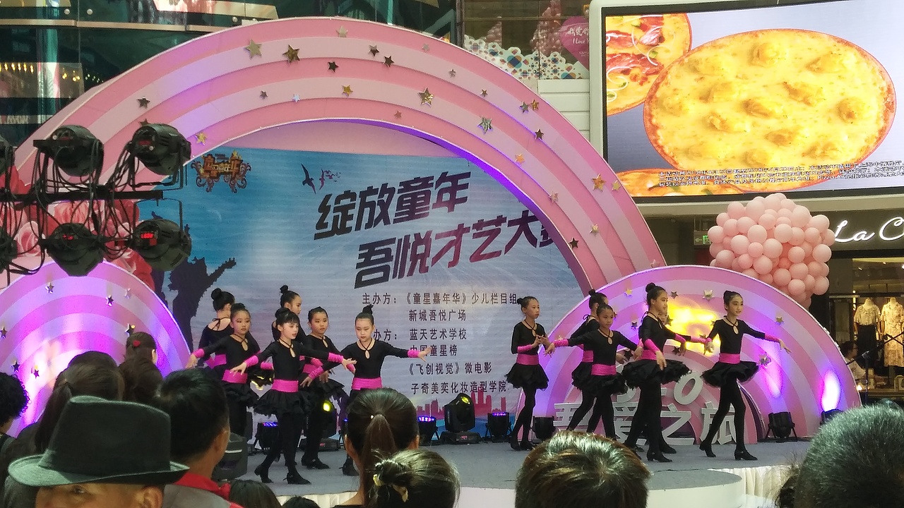 五月蓝天_唱响吾悦B（图ZMTEzNzcyNzUy） - 人文/纪实摄影 - 站酷设计师蓝天艺术学校原创素材 - 站酷ZCOOL