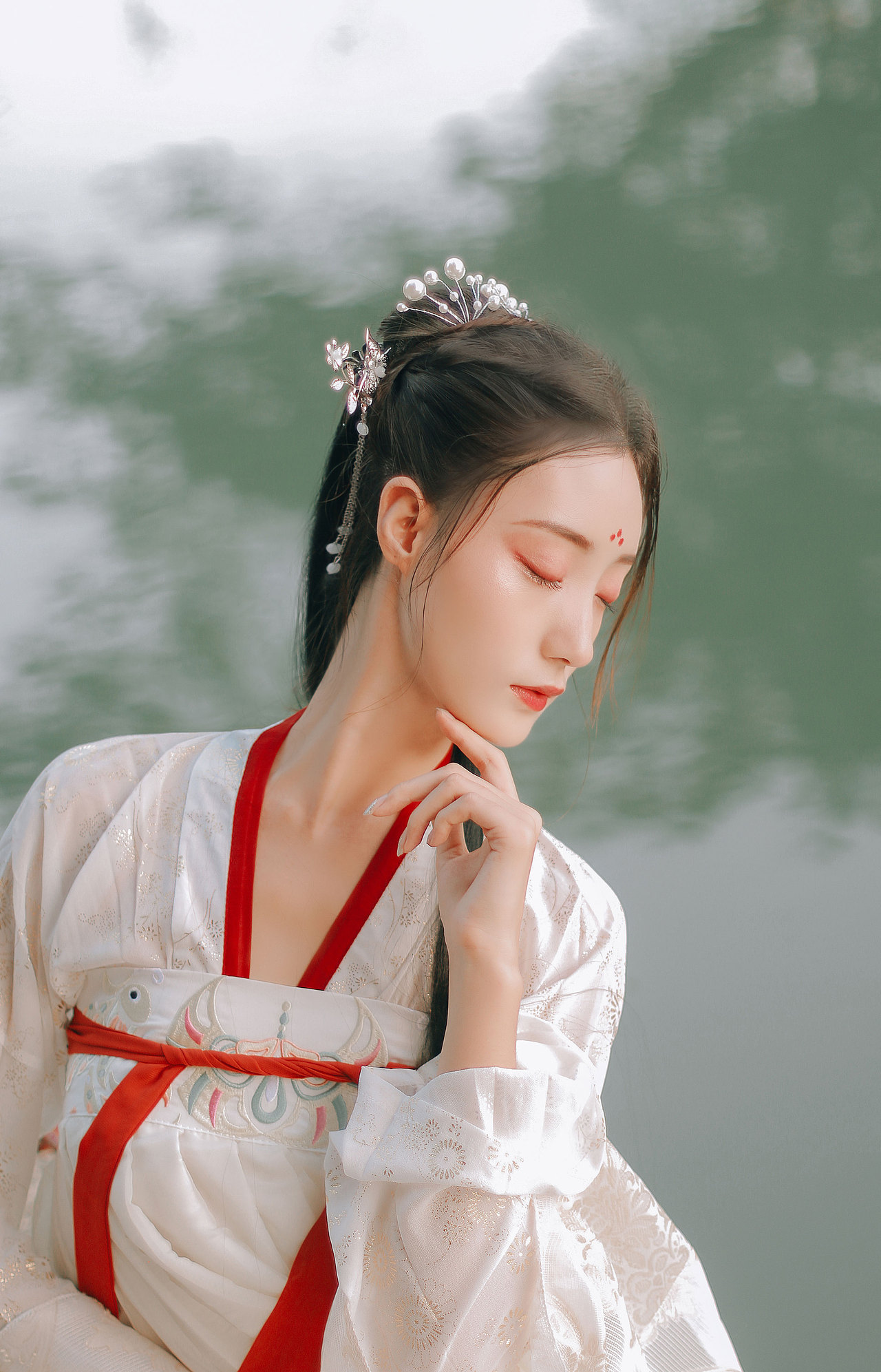 红袖罗裙 云鬓霓裳 十里朝阳皆是你（图ZMTM2MTM3Njky） - 人像摄影 - 站酷设计师银儿漂漂原创素材 - 站酷ZCOOL