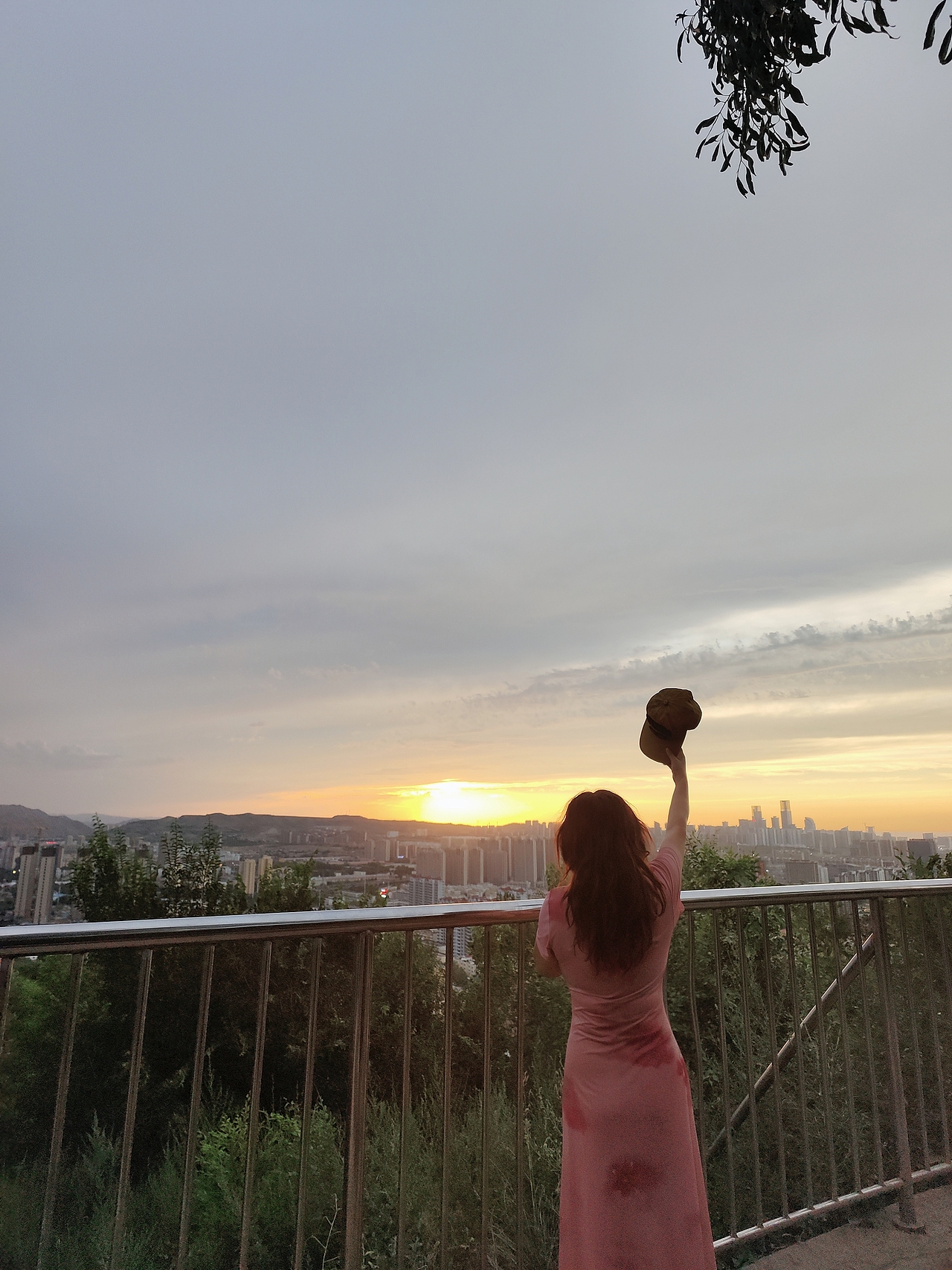 乌鲁木齐雅山顶看到的海市蜃楼