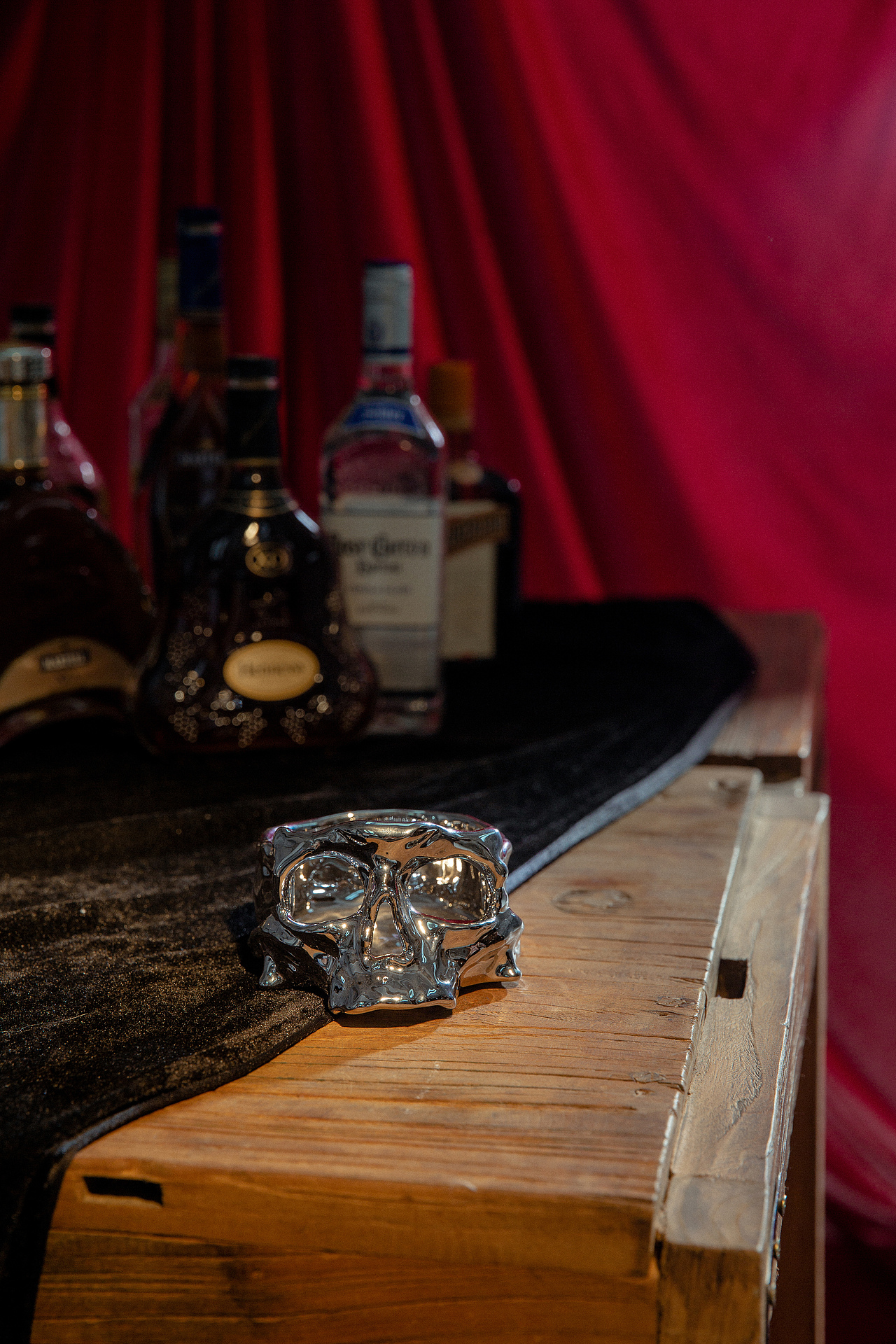 【SKULL】骷髅 暗黑系1300°电镀金属色陶瓷烟灰缸摆件