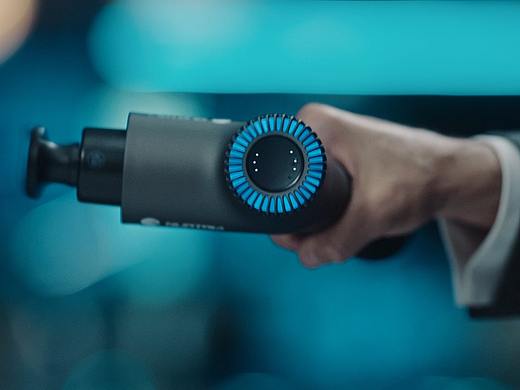 Nurtria有点弯的筋膜枪