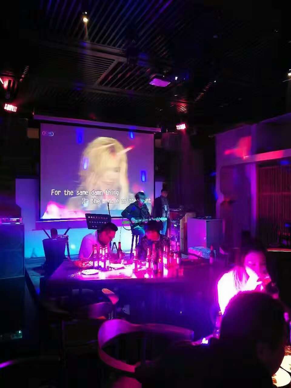 把酒言欢，忘忧事丨后宫酒吧丨