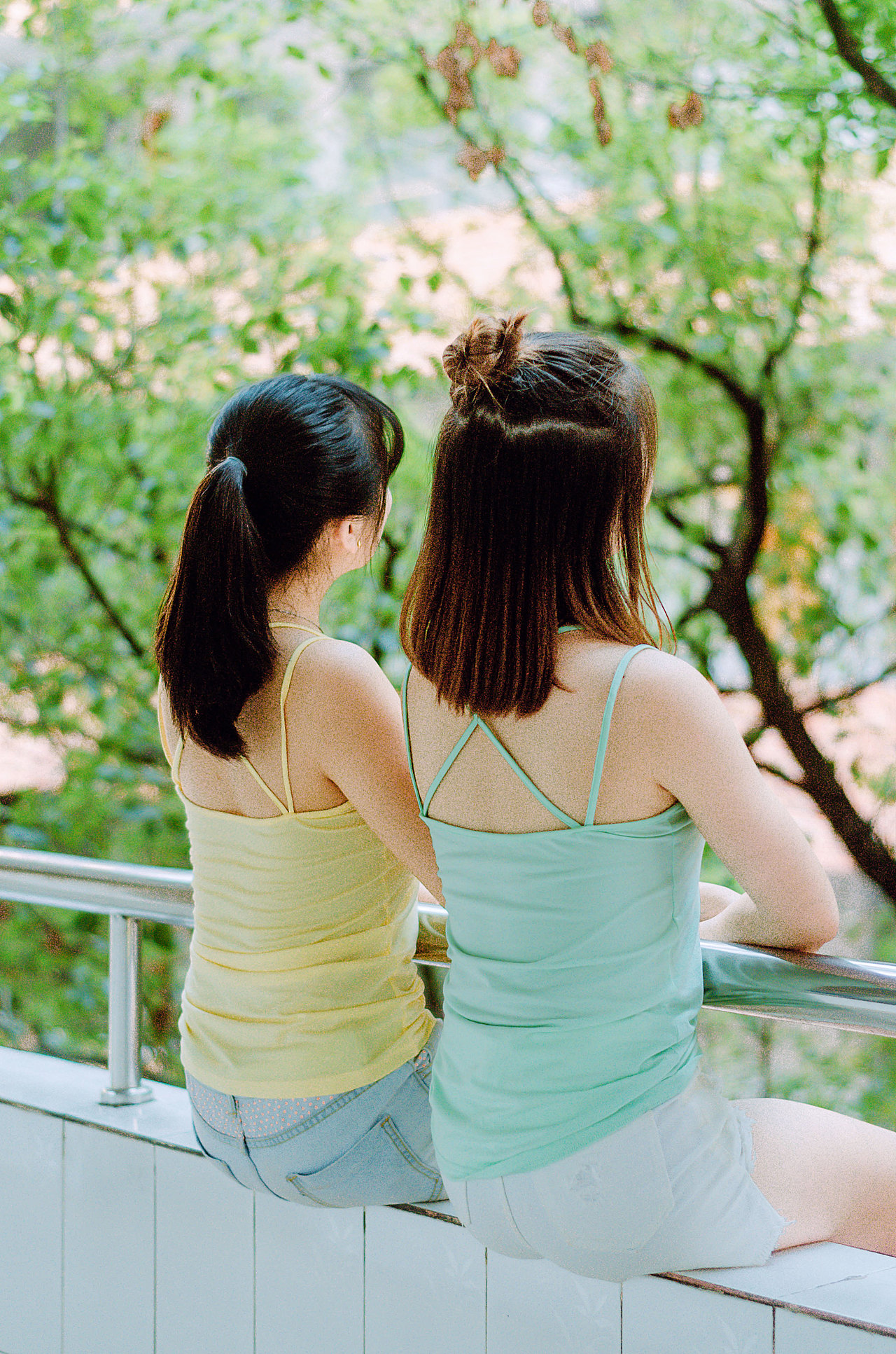 闺蜜（图ZMTE0NjY3NjQ0） - 人像摄影 - 站酷设计师唐小满原创素材 - 站酷ZCOOL