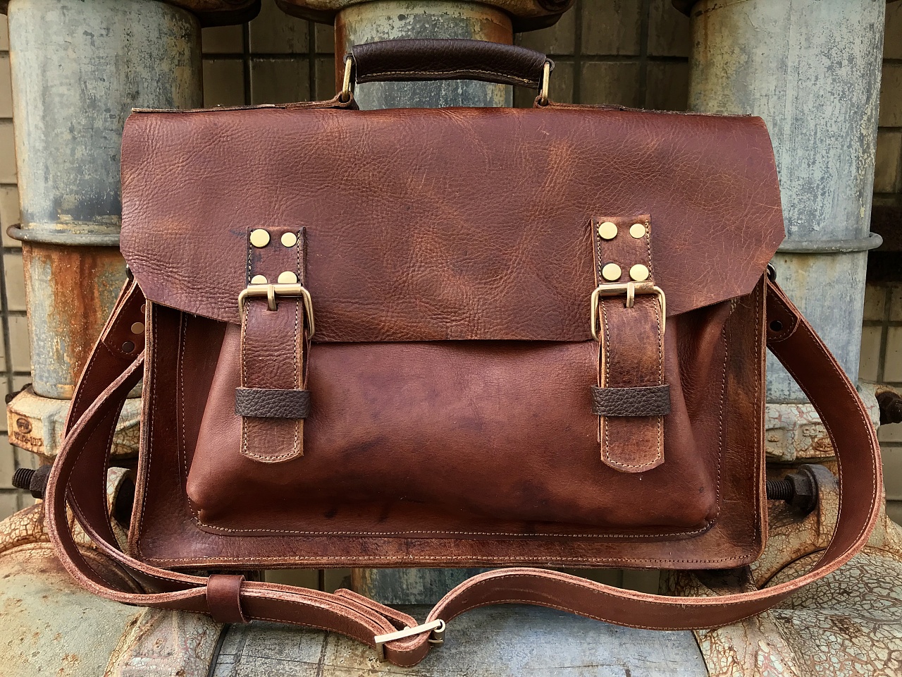 疯马皮学院风单肩包