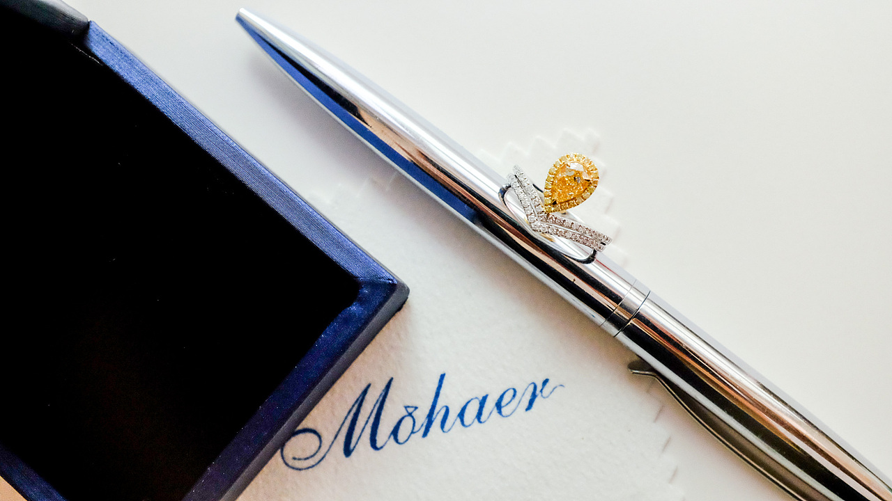 不一样的求婚钻戒之钻石双排桂冠水滴黄钻