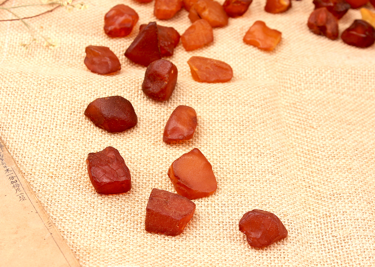 珠宝摄影- 蜜蜡 (原石)