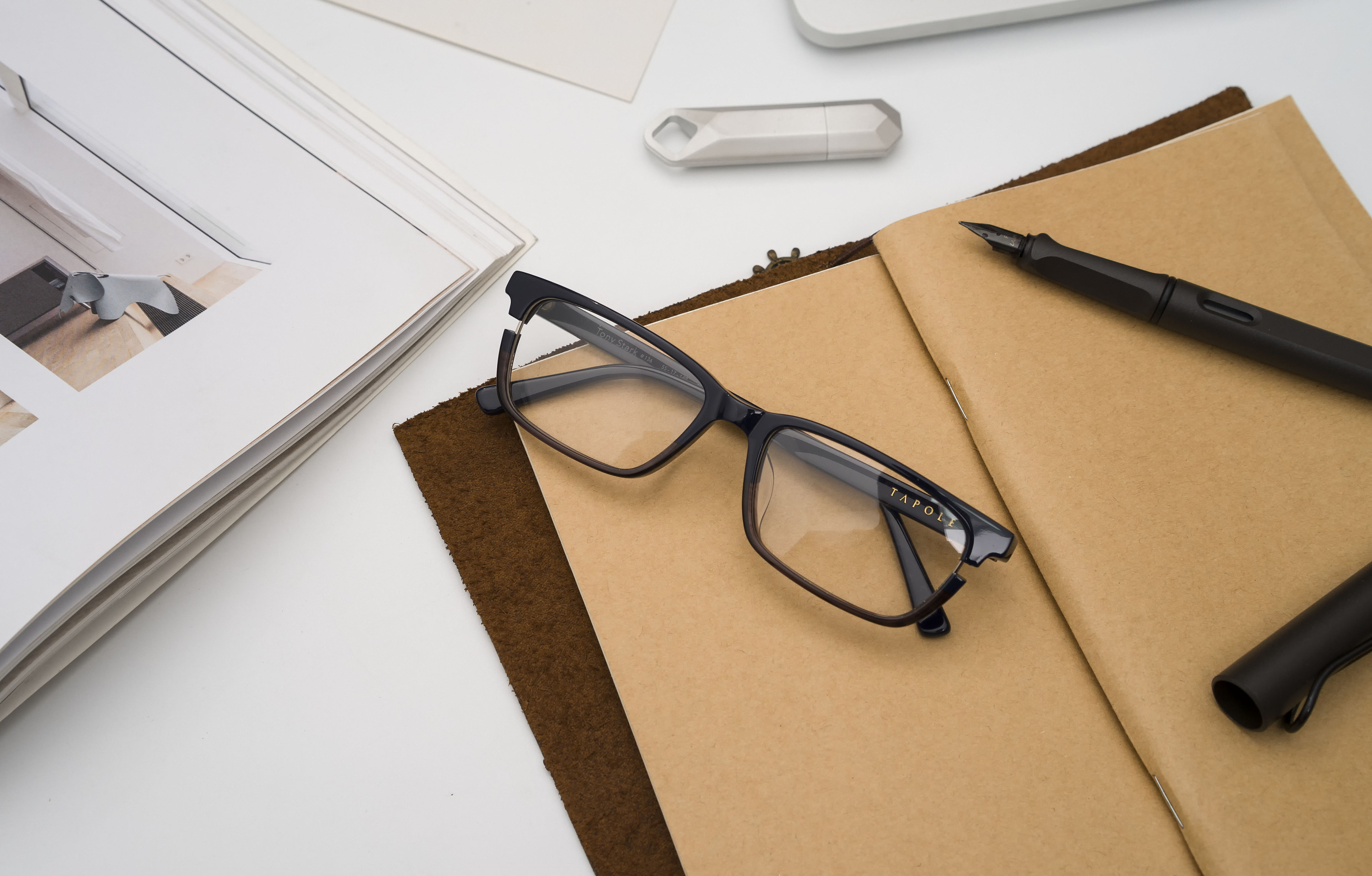 静物练习眼镜拍摄