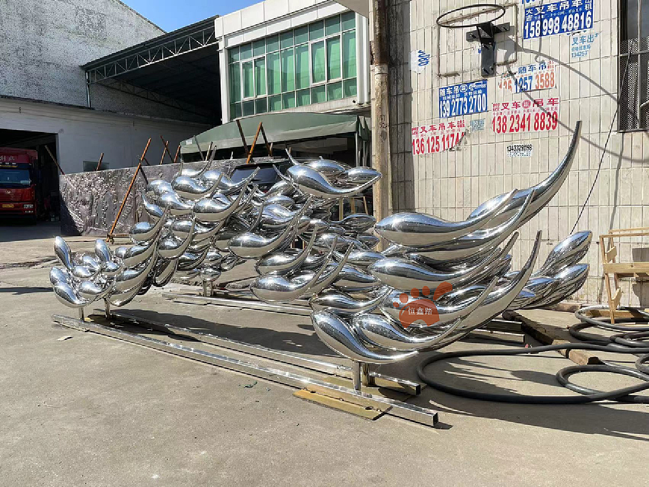 水景不锈钢鱼群雕塑 镜面不锈钢小鱼摆件闪闪发光