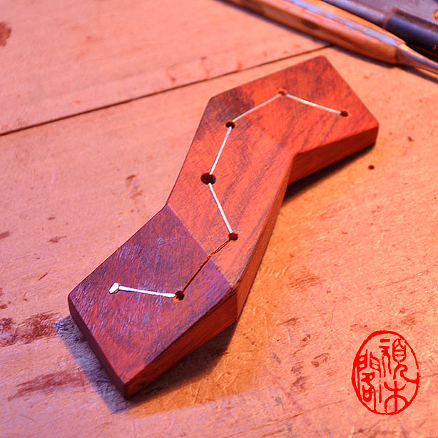 顽木作品《七星紫檀香插》