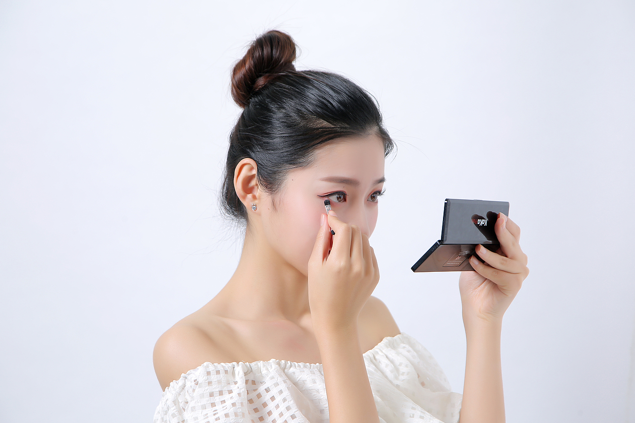 眼影（图ZMTA1NjUzNzY4） - 产品摄影 - 站酷设计师卓设电子商务原创素材 - 站酷ZCOOL