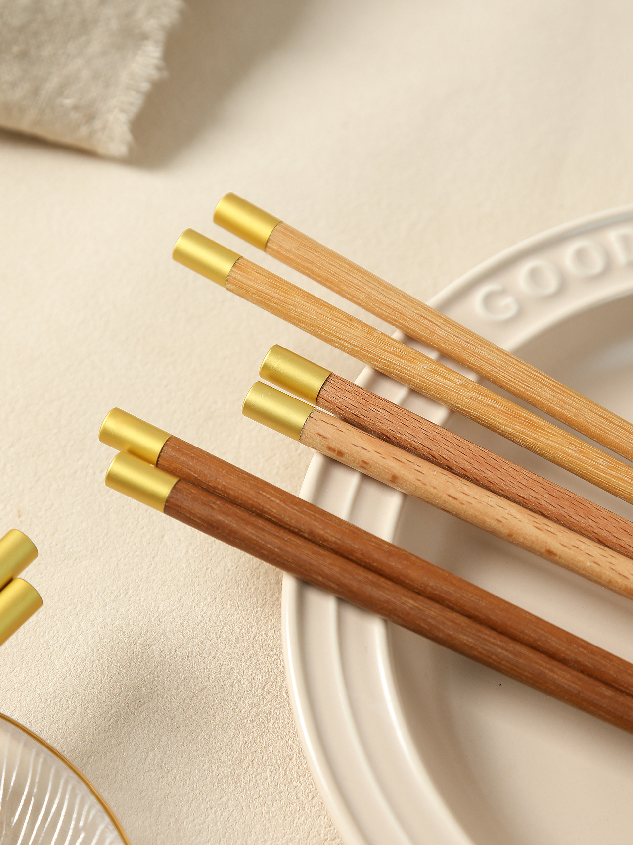 鸡翅木筷子（图ZMzExODMxMTQw） - 产品摄影 - 站酷设计师温德曼原创素材 - 站酷ZCOOL