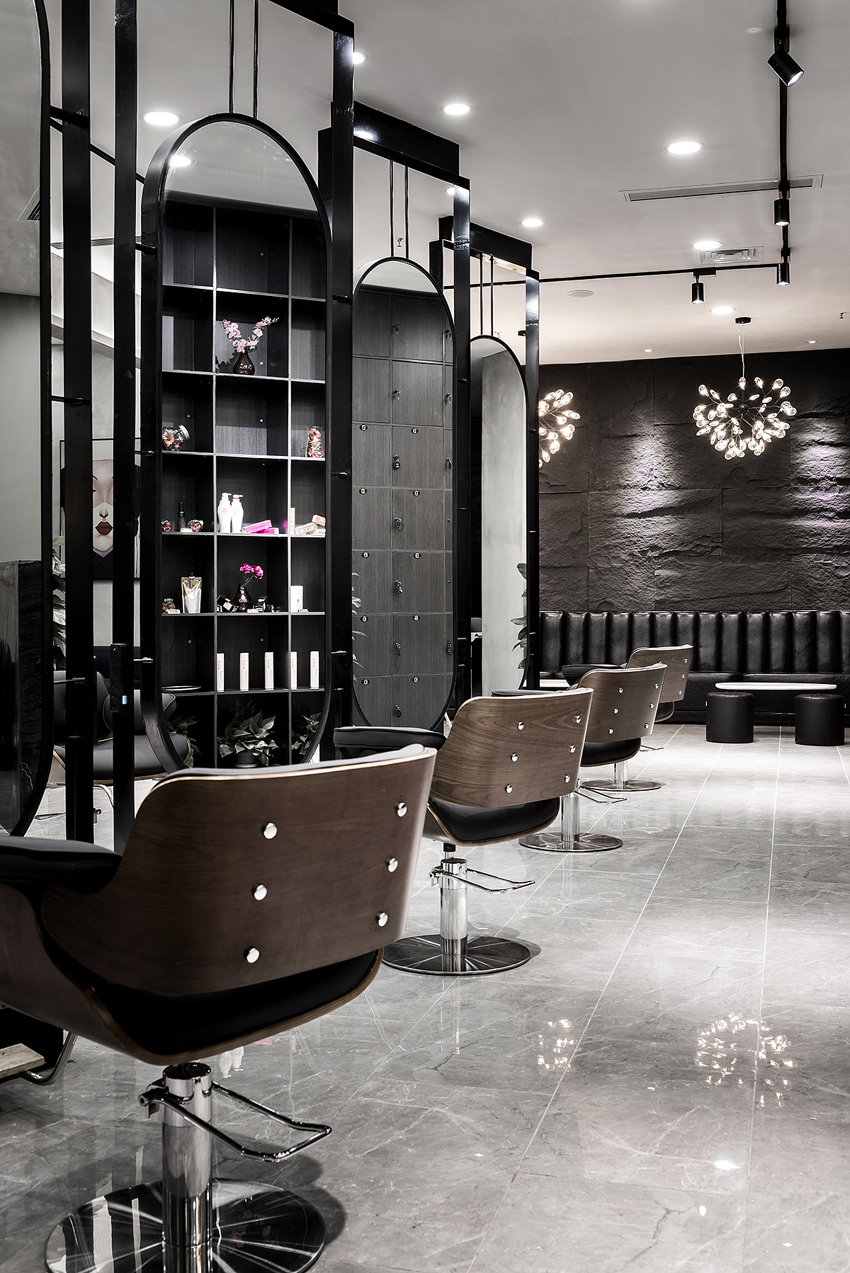 脸谱造型丨一间loft风格的美发沙龙