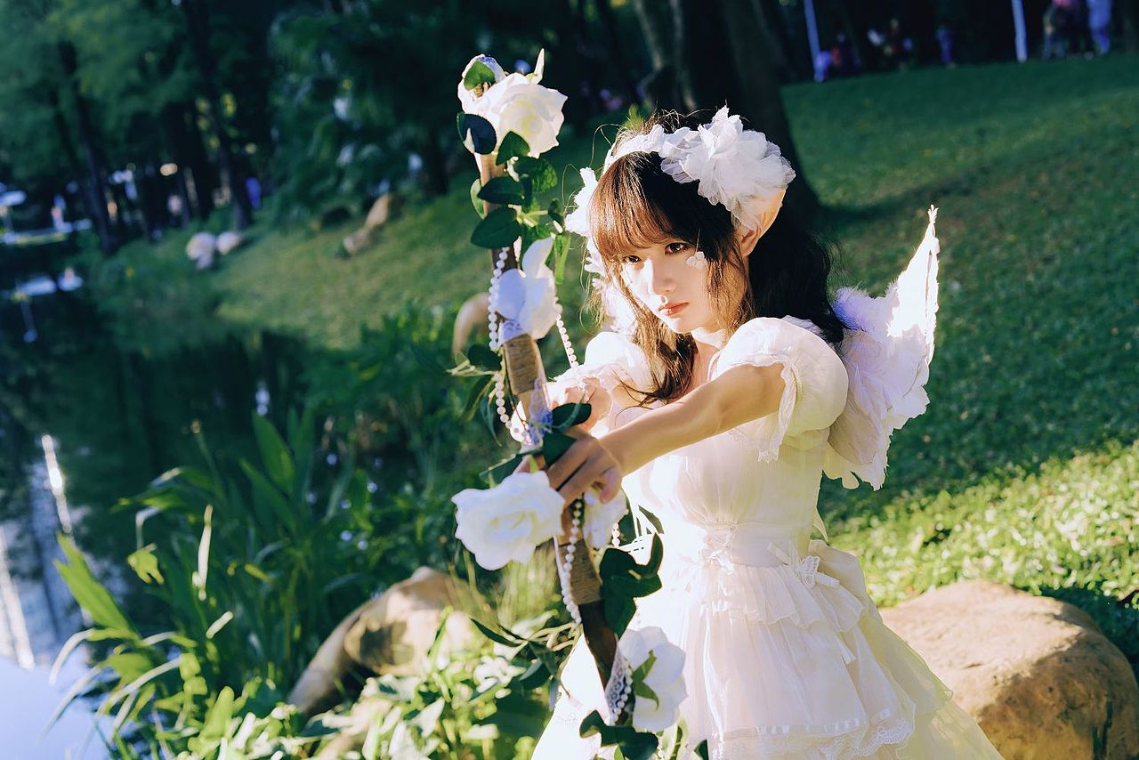 我与神明画押 赌你心动一刹