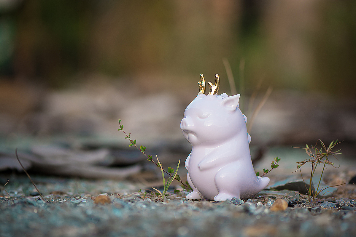 候鸟陶作品-e星龙猪-陶瓷雕塑