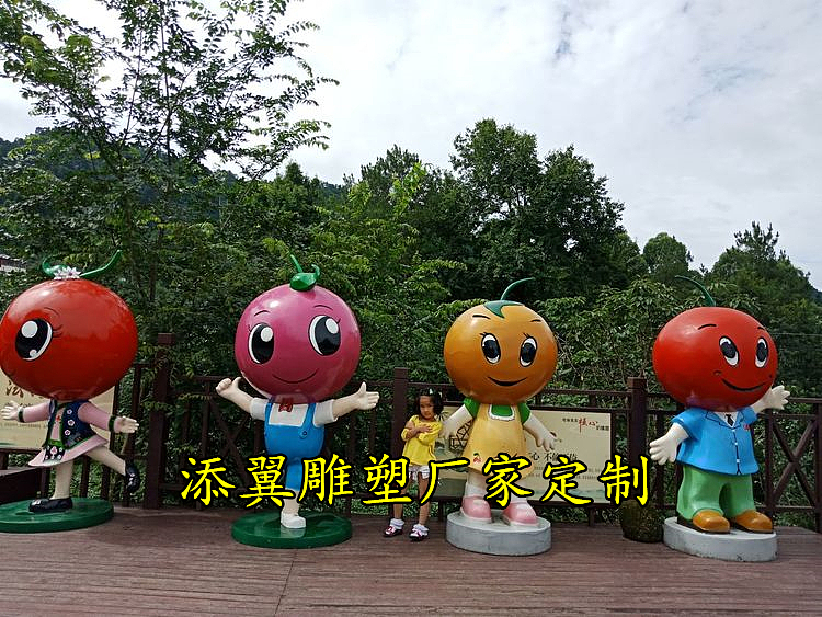 巨大玻璃钢樱桃娃娃雕像真像一颗颗又大又圆的金色珍珠