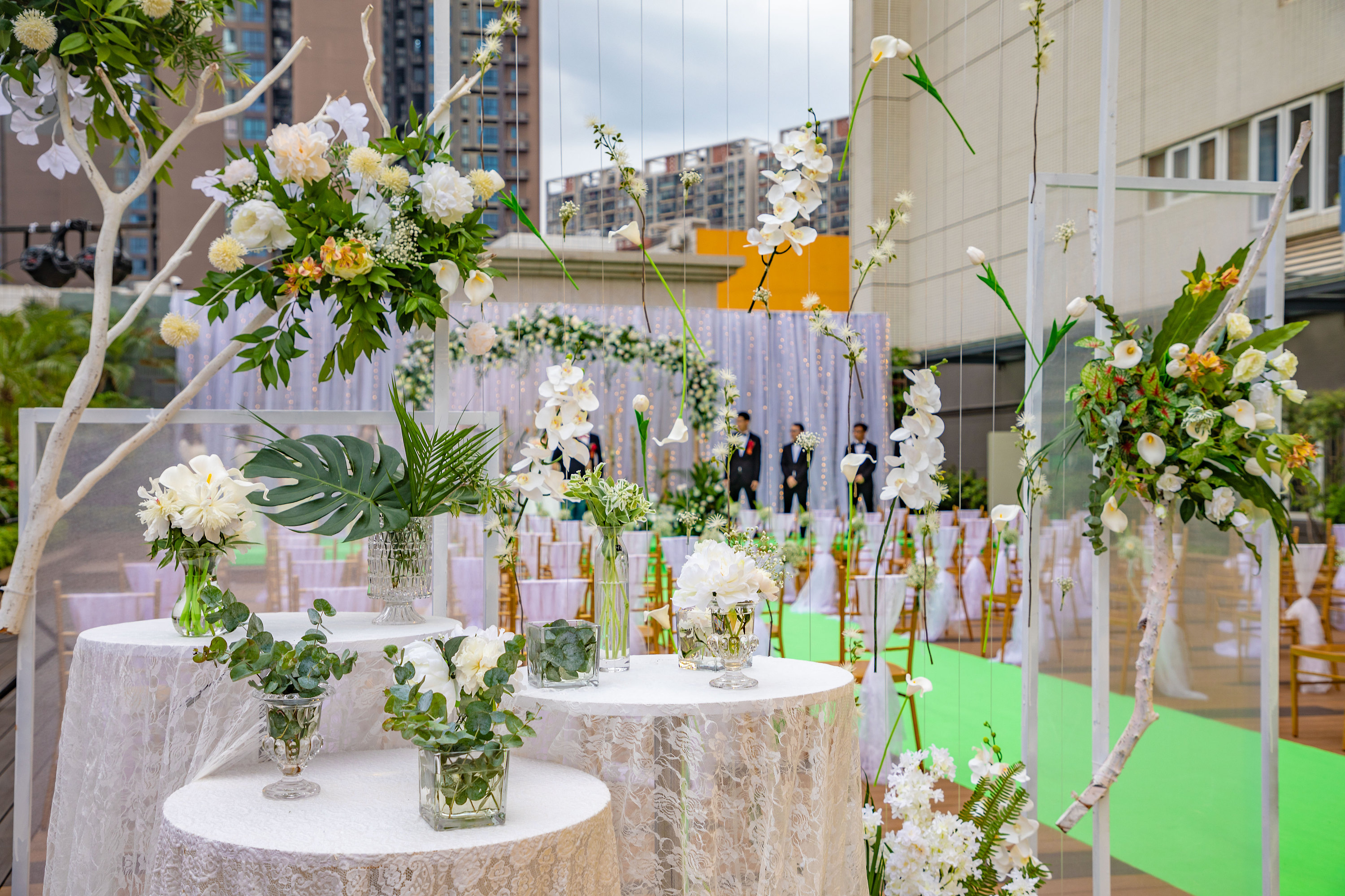 婚礼场景现场装饰装扮策划搭建舞台背景墙白纱座椅