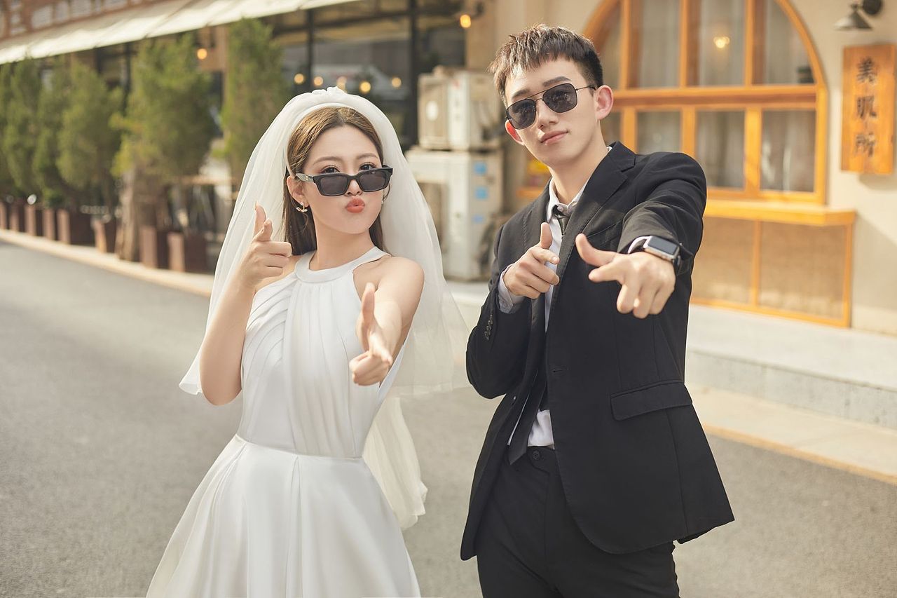 梓杭和欣欣的婚纱照