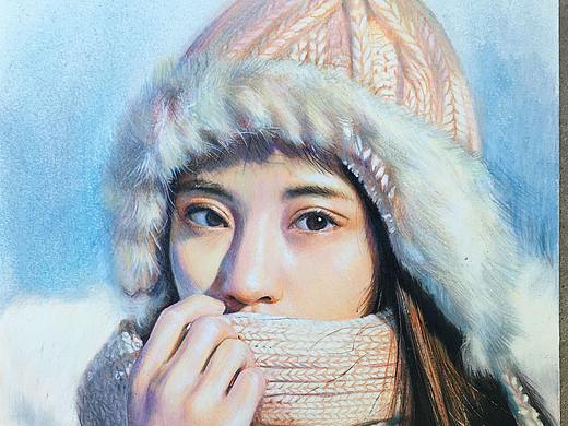 彩鉛人物畫(huà)，畫(huà)的時(shí)候有些頭暈~~~（個(gè)人主頁(yè)-ZMzkyOTU0NzI=） - 繪畫(huà) - 站酷設(shè)計(jì)師北京三人行畫(huà)室原創(chuàng)素材 - 站酷ZCOOL