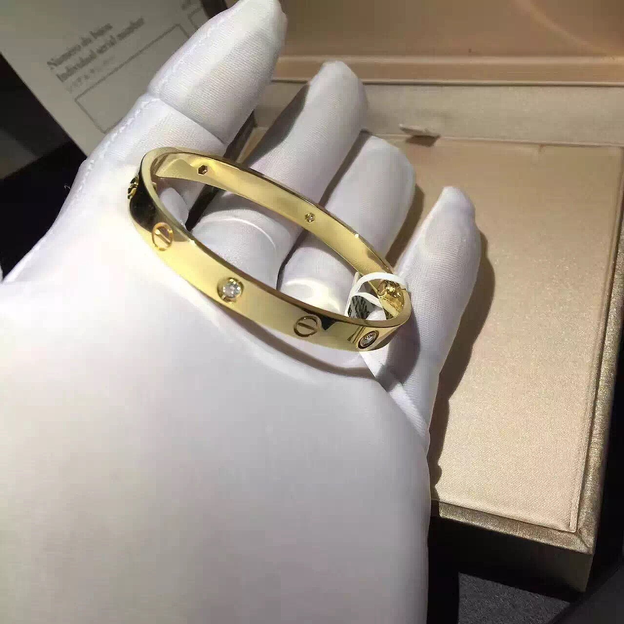 请问珠宝定制哪里靠谱,私人定制首饰哪家好,千与千寻