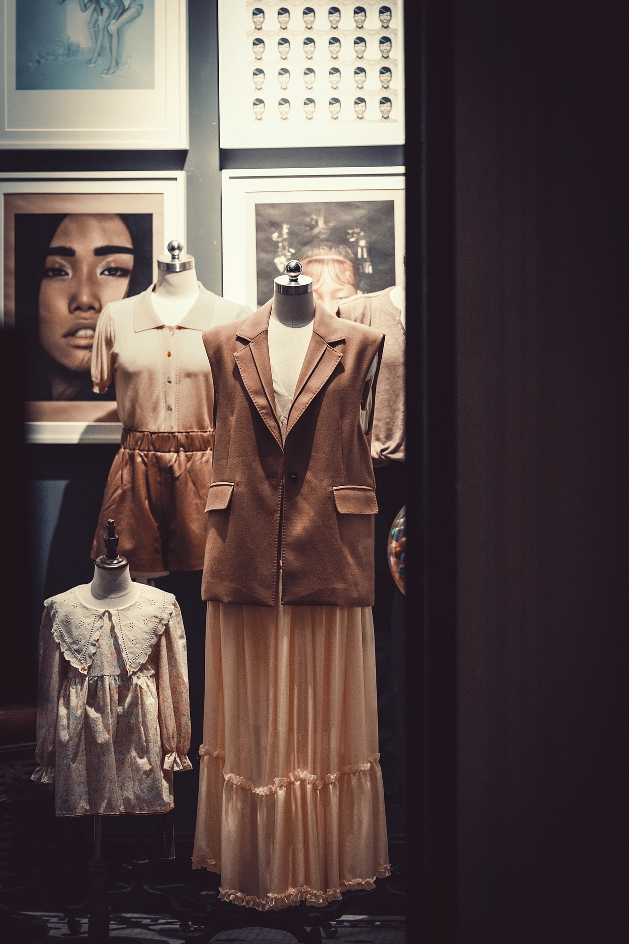 武康路掃街（圖ZMjcwMTU2MjQ0） - 人文/紀(jì)實(shí)攝影 - 站酷設(shè)計(jì)師克里空原創(chuàng)素材 - 站酷ZCOOL