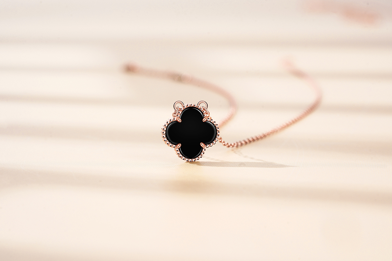 2020年流行元素之 四葉草項(xiàng)鏈 修圖（圖ZMjExNjgzOTYw） - 電商 - 站酷設(shè)計(jì)師船長(zhǎng)大人的迷妹原創(chuàng)素材 - 站酷ZCOOL