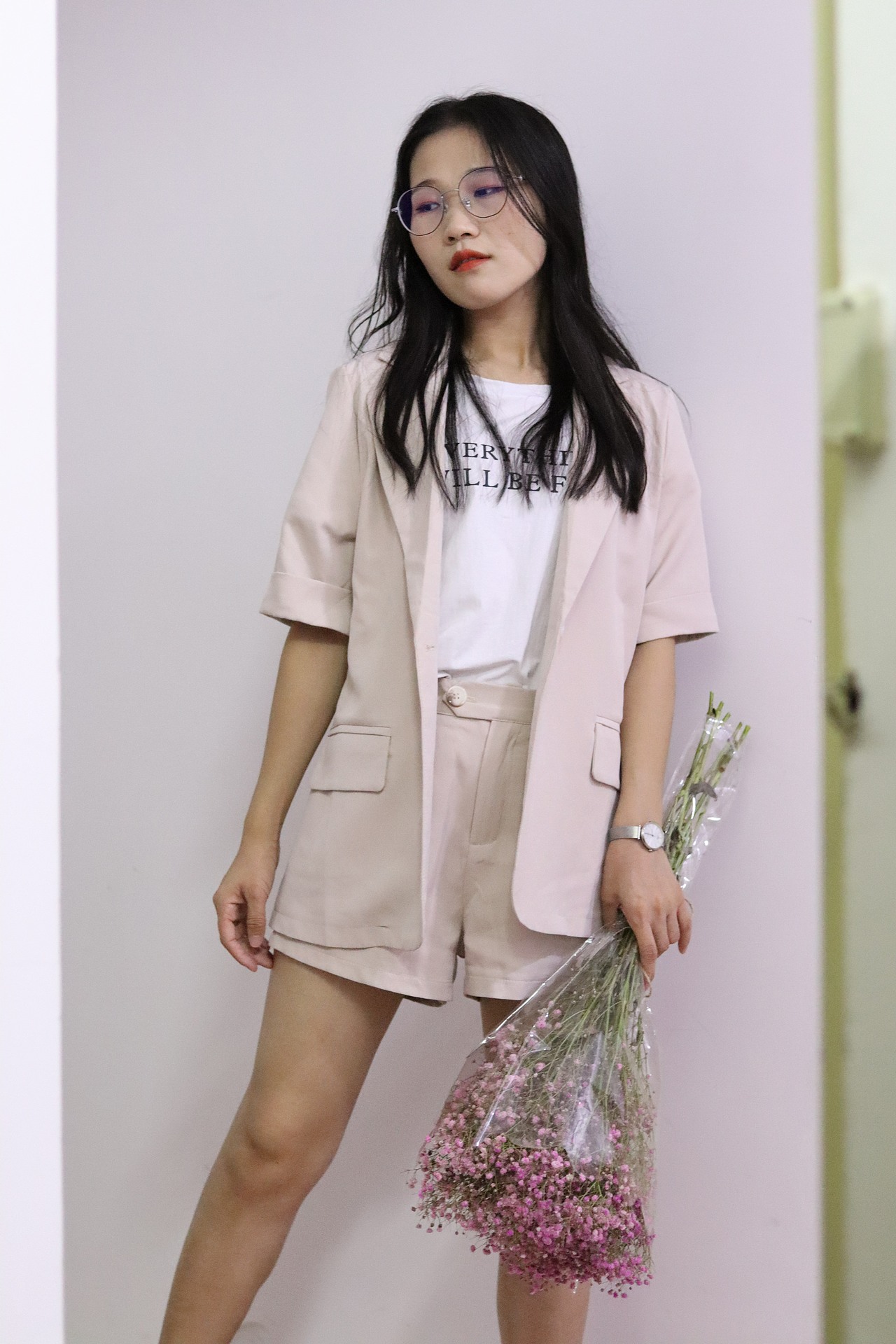 一定要与喜欢的人和热爱的事靠得再近些