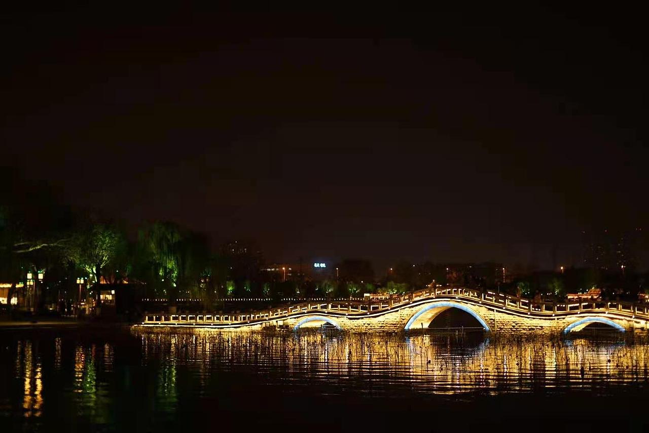 济南大明湖夜景