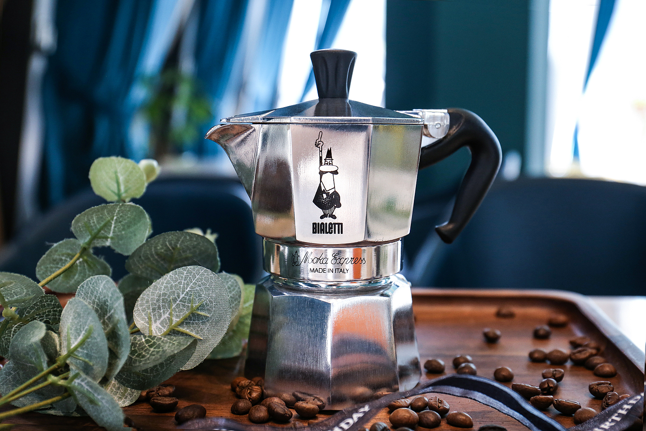 比樂蒂bialetti摩卡壺?cái)z影（圖ZMjE1ODk2OTEy） - 產(chǎn)品攝影 - 站酷設(shè)計(jì)師蘇小悠原創(chuàng)素材 - 站酷ZCOOL