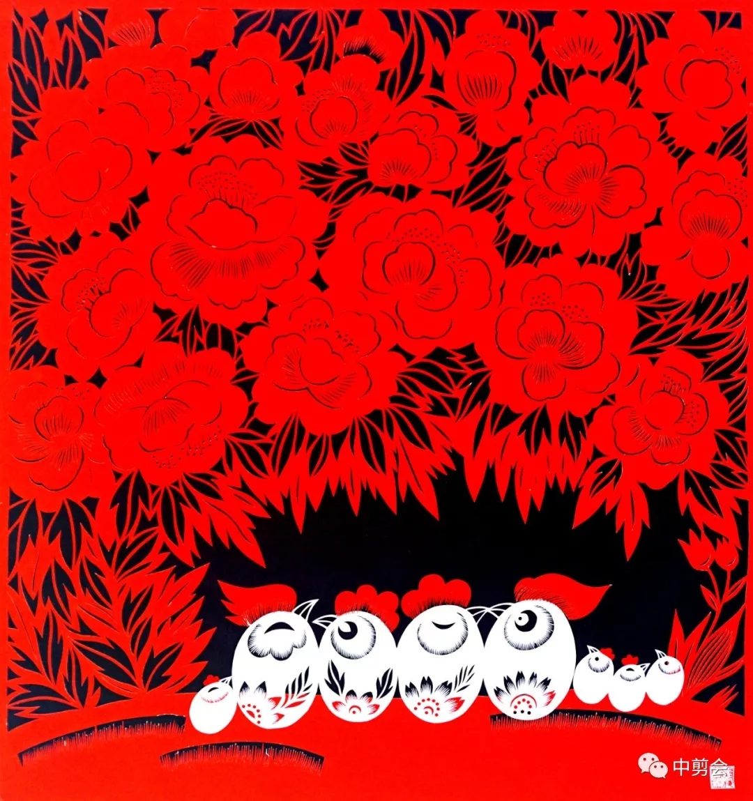 【剪纸人物】春光明媚·笑意颖颖——张春颖剪纸有感 / 王继红