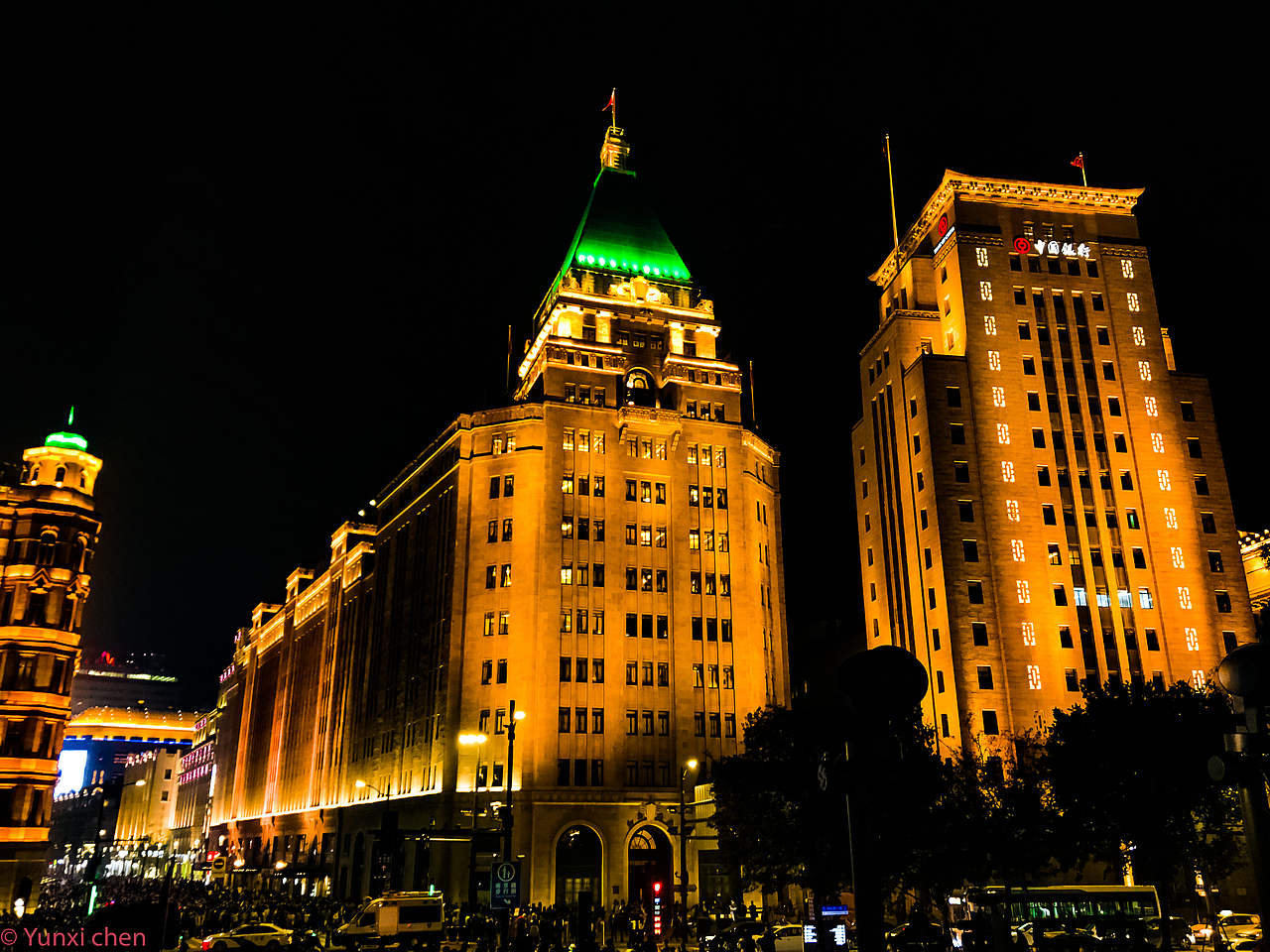 进博外滩灯光秀