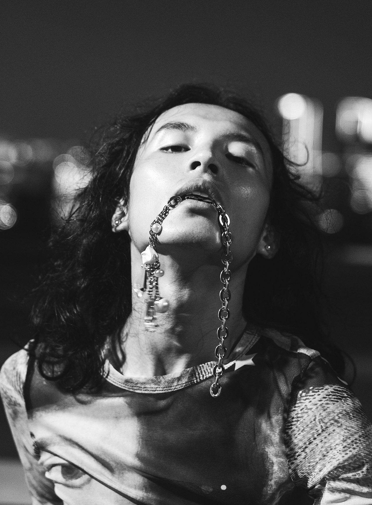 8-7杭州爬楼 半夜 在楼顶（图ZMjY4MjkxOTM2） - 人像摄影 - 站酷设计师SHEN_JP原创素材 - 站酷ZCOOL