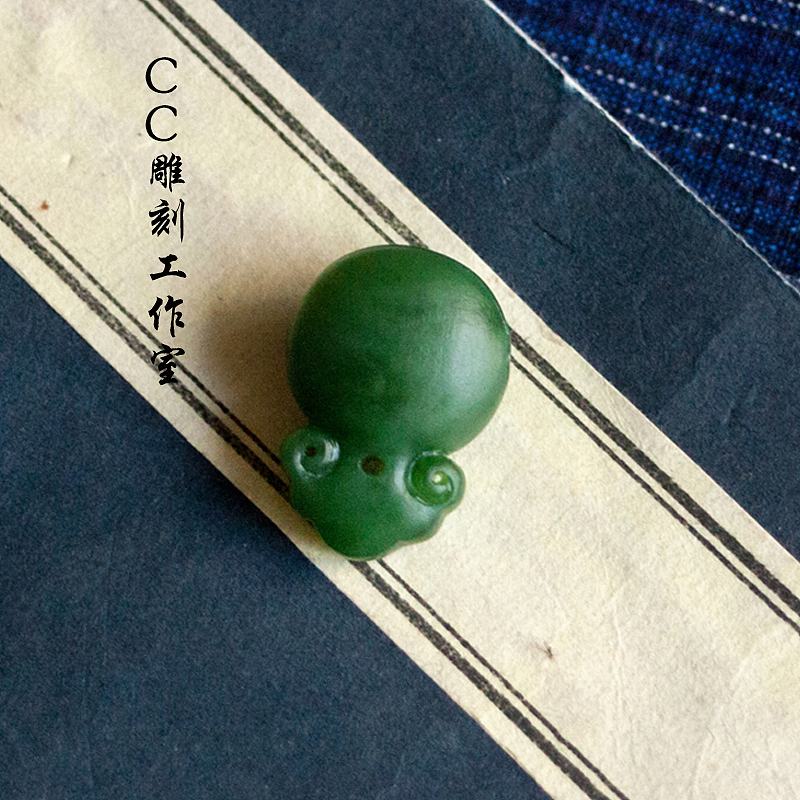 手工玉石雕刻·碧玉如意木鱼锁