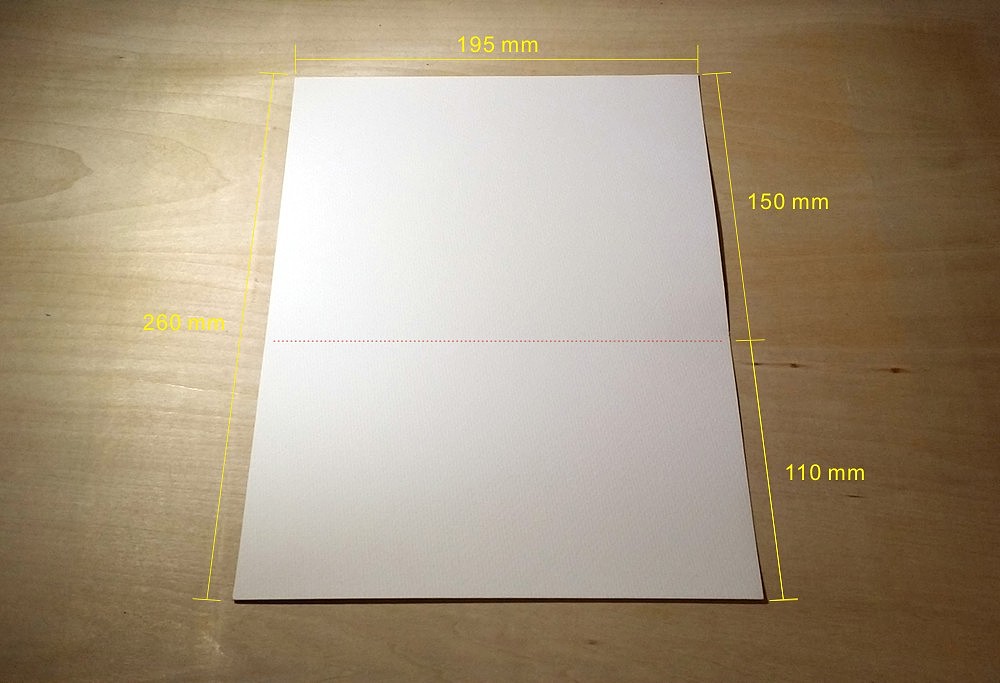 首先,量好纸的尺寸,然后大约按4:6的比例分为a,b面,折成90度.