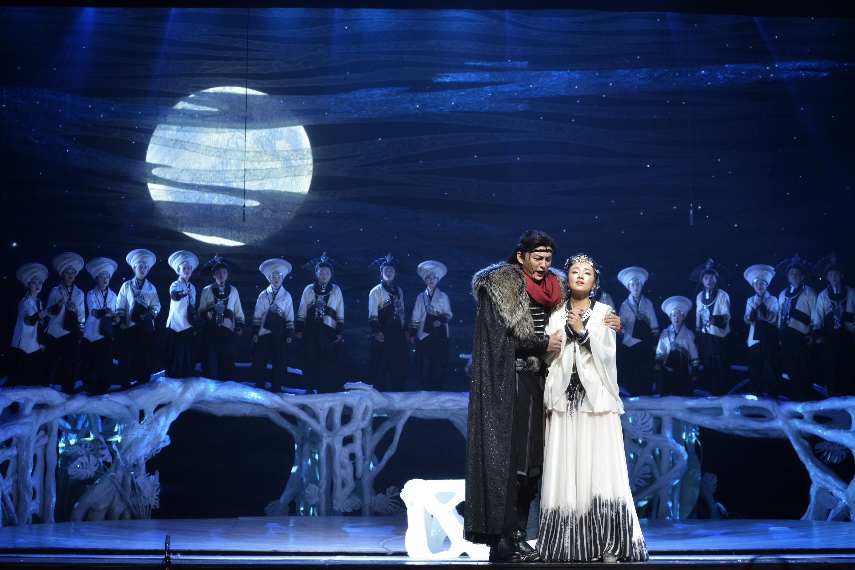 歌剧《小河淌水》首演