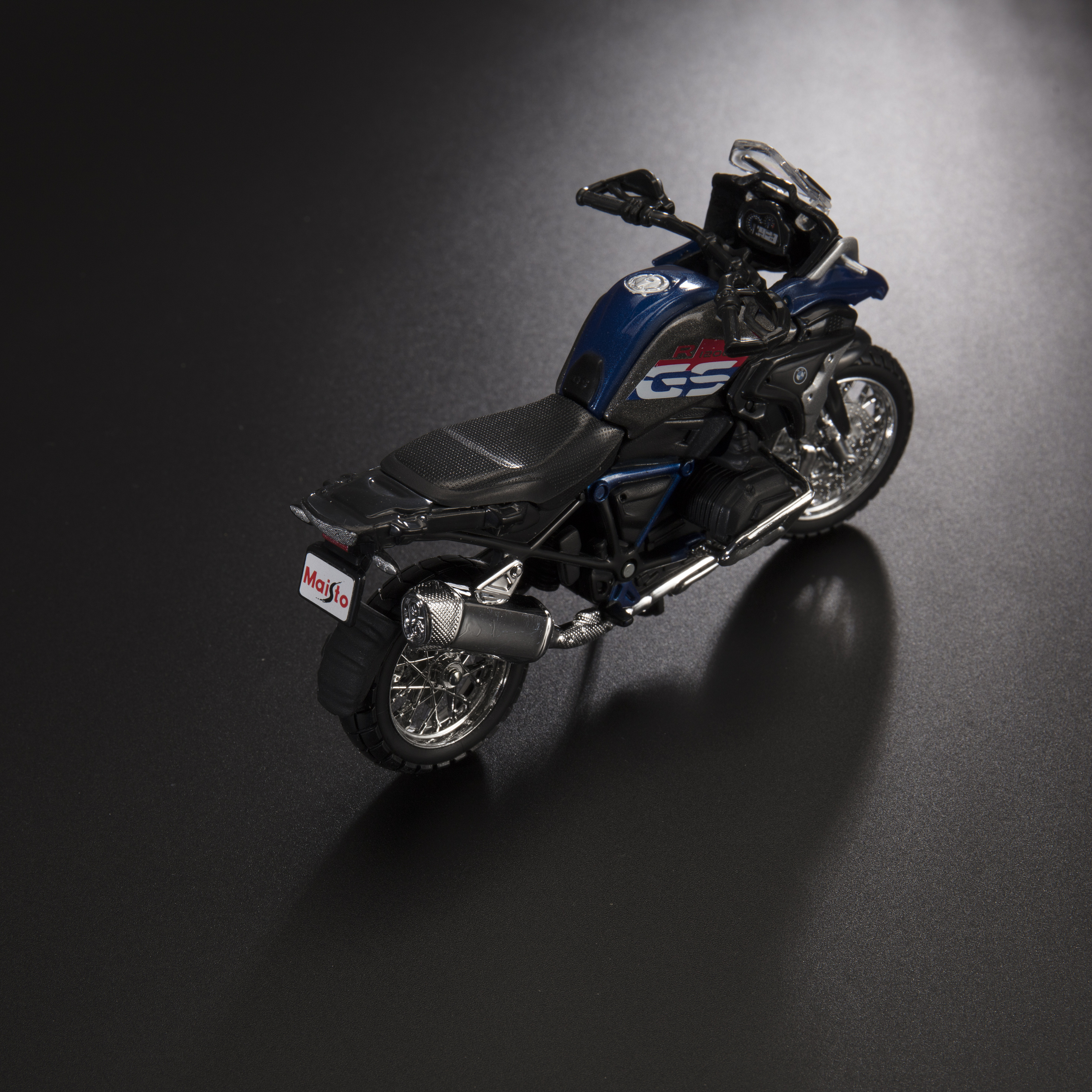 bmw r1200gs摩托车模型拍的照片