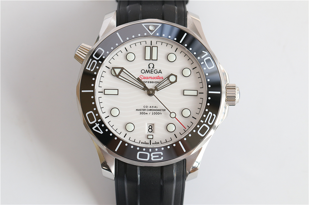 江山玩表:VS欧米茄新海马300熊猫色,只做你的专属