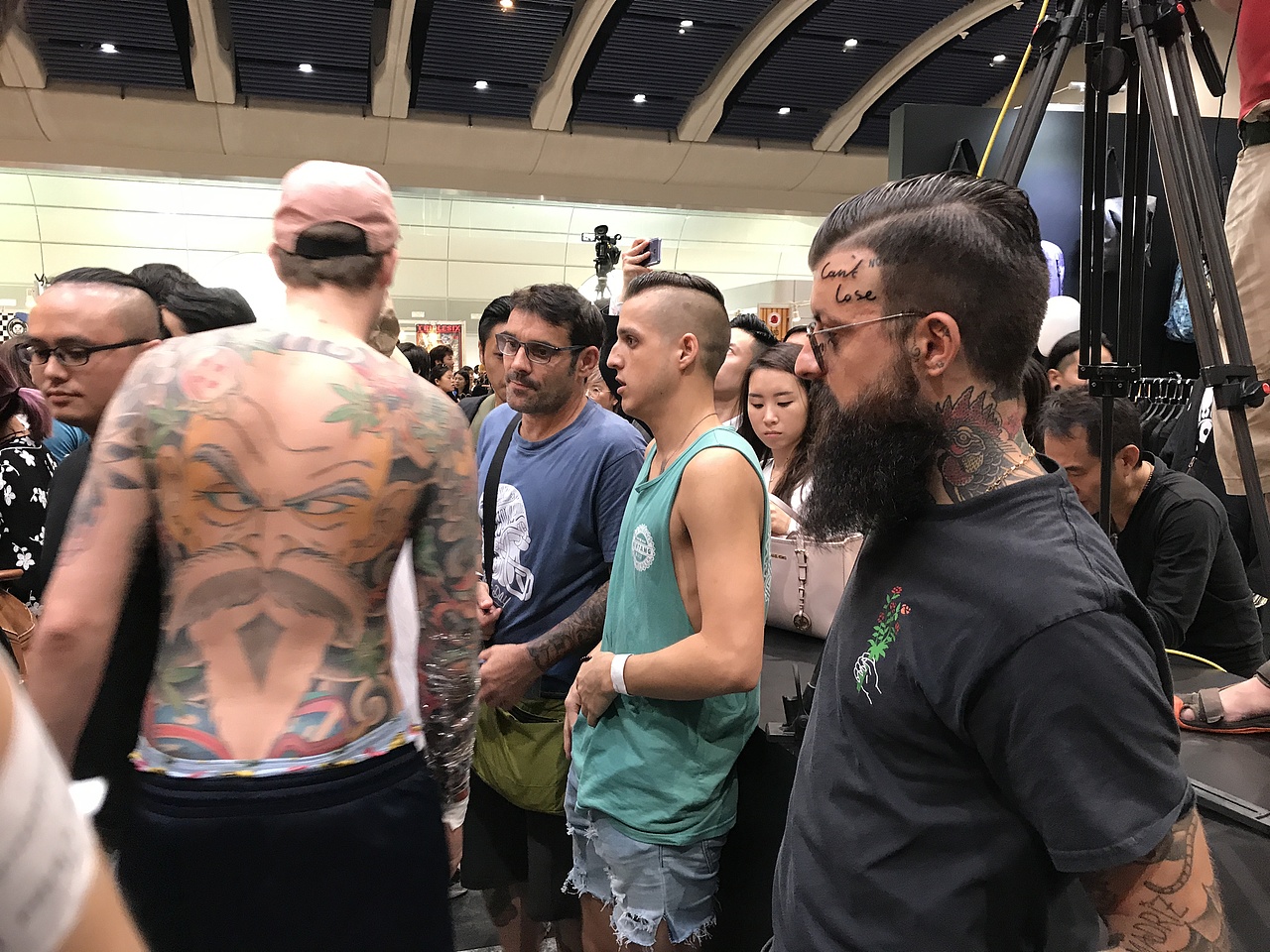 香港纹身展（图ZOTYwNzA5NzI=） - 风光摄影 - 站酷设计师低俗文化king原创素材 - 站酷ZCOOL