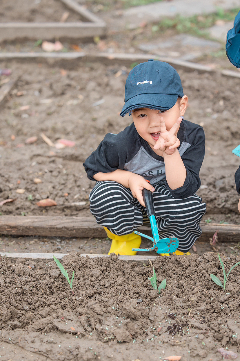 森海幼儿园-🌈春耕初体验🌽
