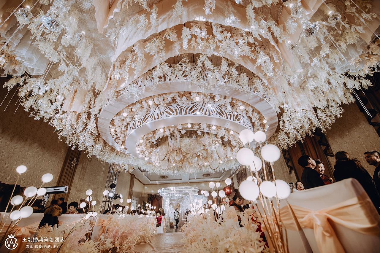 香槟色婚礼 — Le Roy Soleil