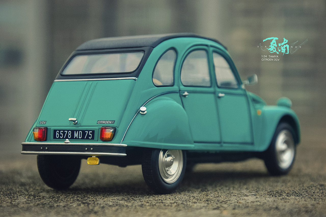 田宫 1:24 雪铁龙2CV 来自1948年的老爷车