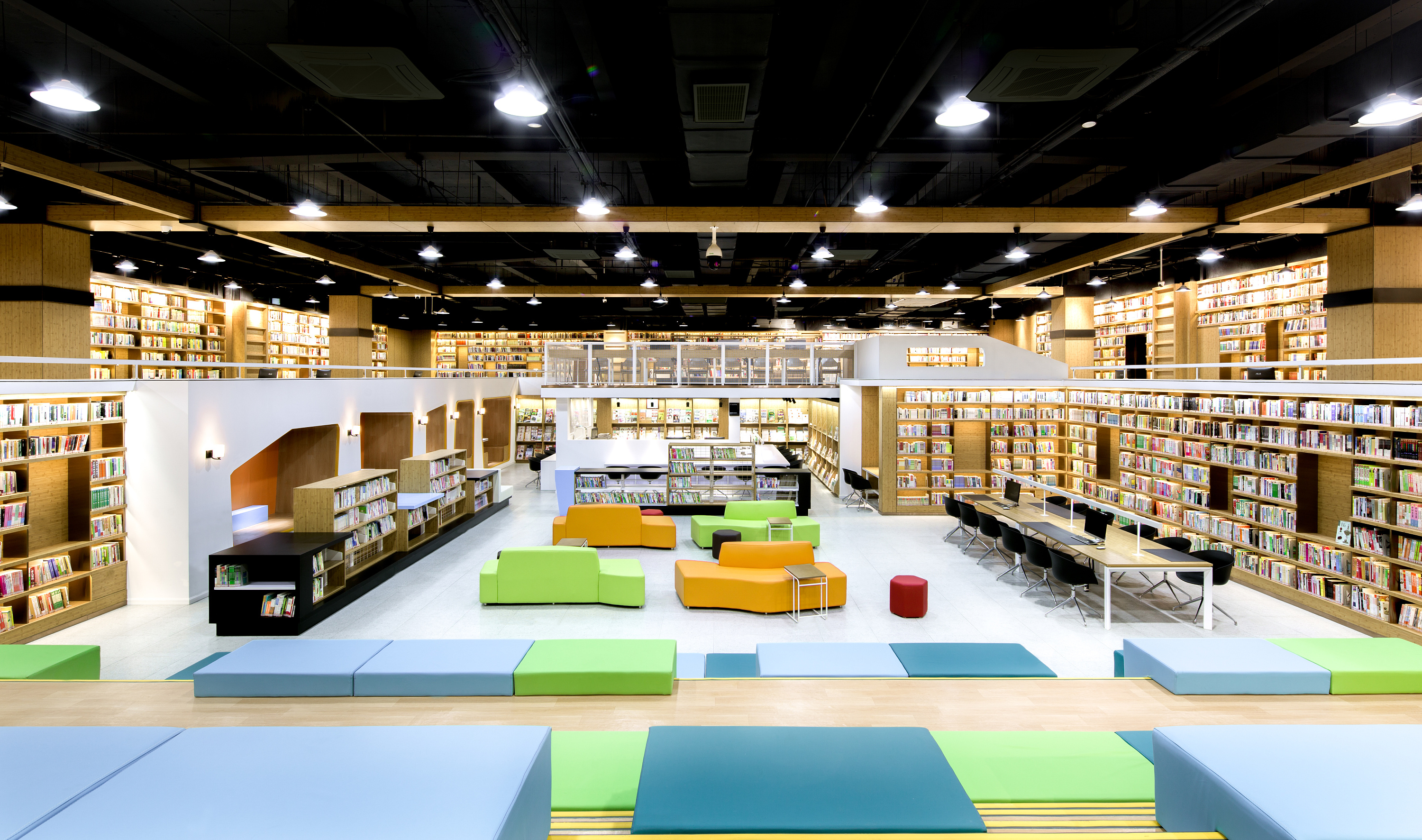 绩溪新晋网红图书馆,泳池到阅读的华丽蜕变