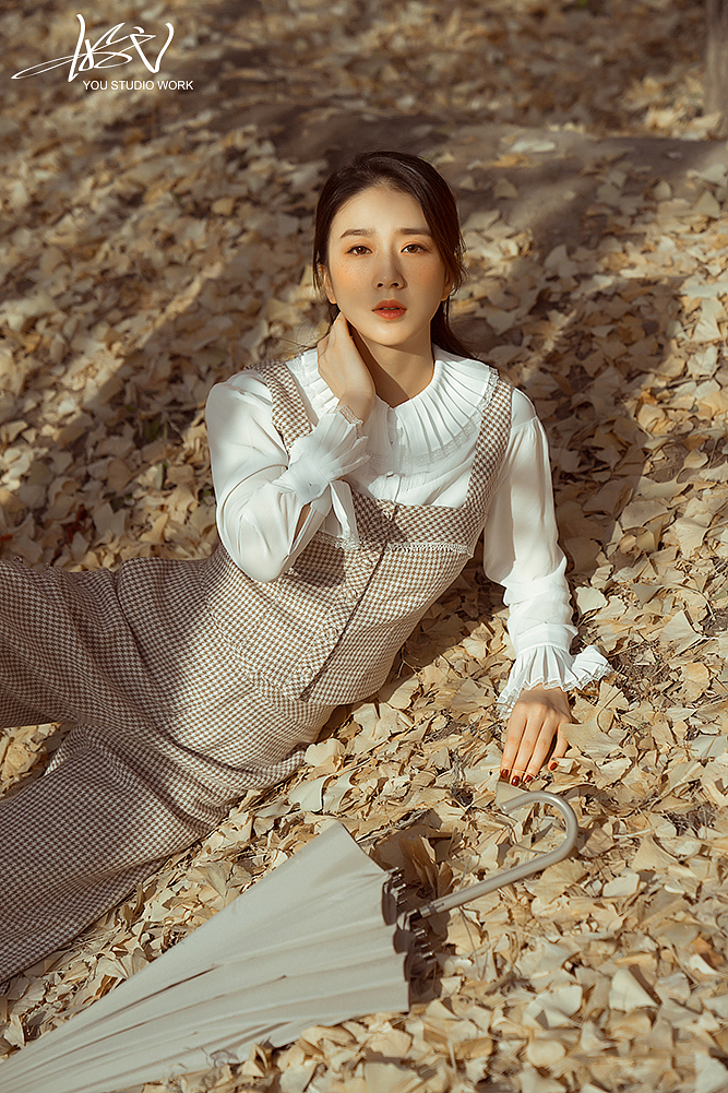 【有映画】挽秋（图ZOTYxODcyOTY=） - 人像摄影 - 站酷设计师游弋YOUYI原创素材 - 站酷ZCOOL