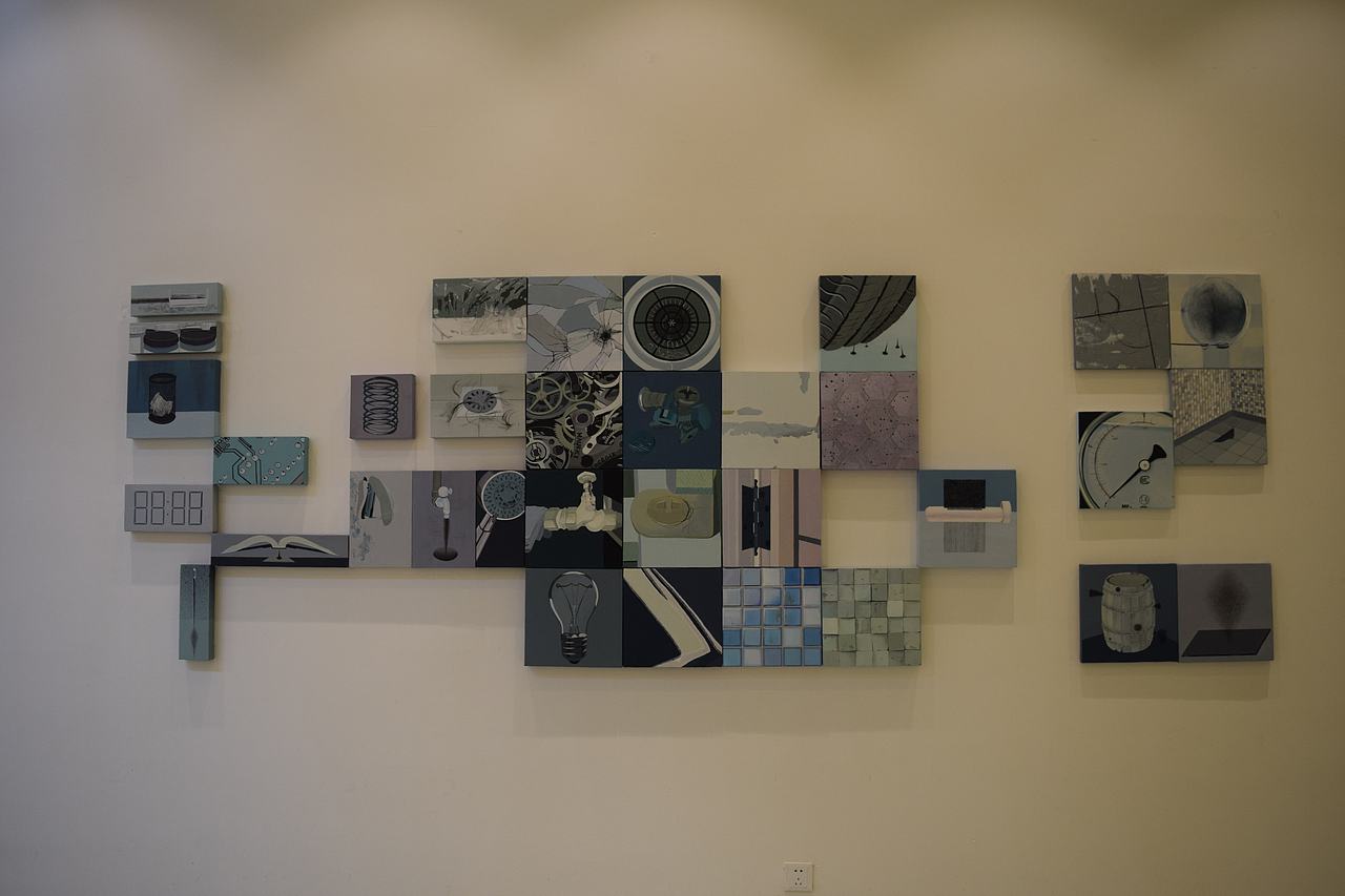 作品名称:《粉饰太平》
作者姓名:王婉桦<br>材料尺寸:综合材料,尺寸可变<br>指导老师:黄凌,羊烈,赵波<br>联系电话:15223422690