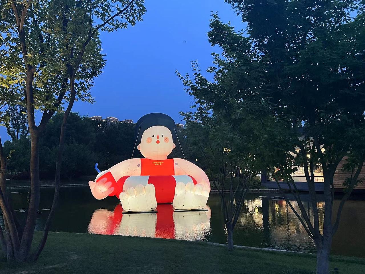 大明气模——下腰女孩 艺术展