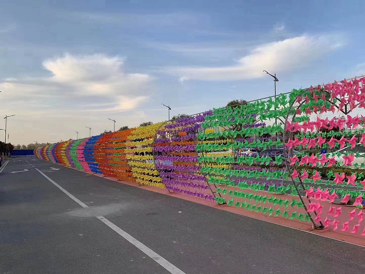 “美爆了”春季七彩风车长廊展（图ZMzMzOTIxNjk2） - 其他手工艺 - 站酷设计师郑明森原创素材 - 站酷ZCOOL