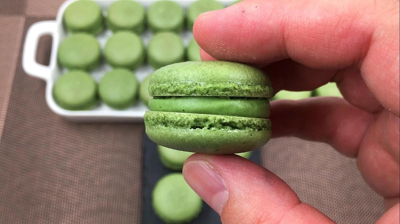 抹茶马卡龙,清新抹茶,香甜奶油,层层风味迸发。