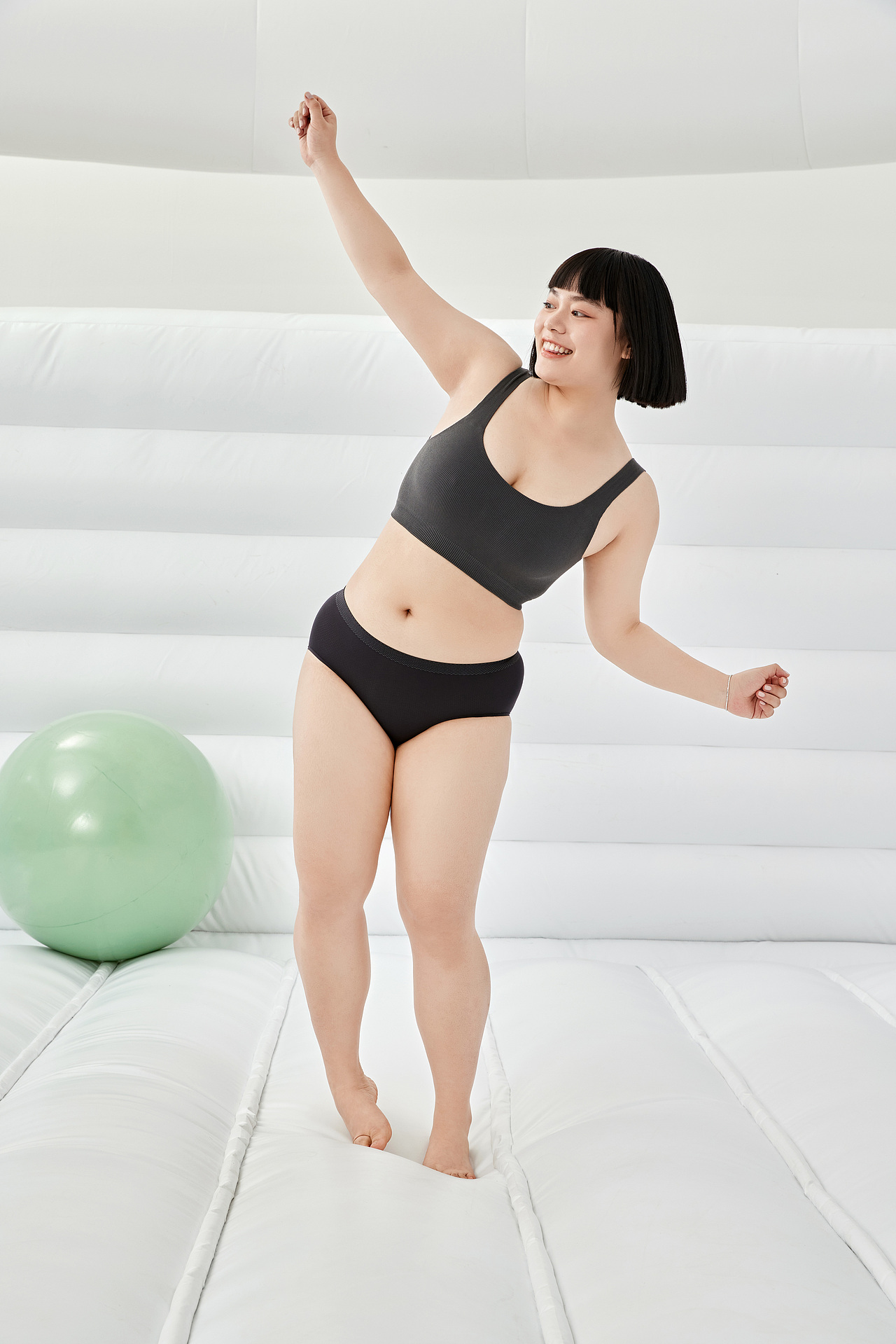 大码内衣，不是胖嘟嘟，只是气很足（图ZMzQ2NjE0NzI0） - 人像摄影 - 站酷设计师a小伙砸原创素材 - 站酷ZCOOL