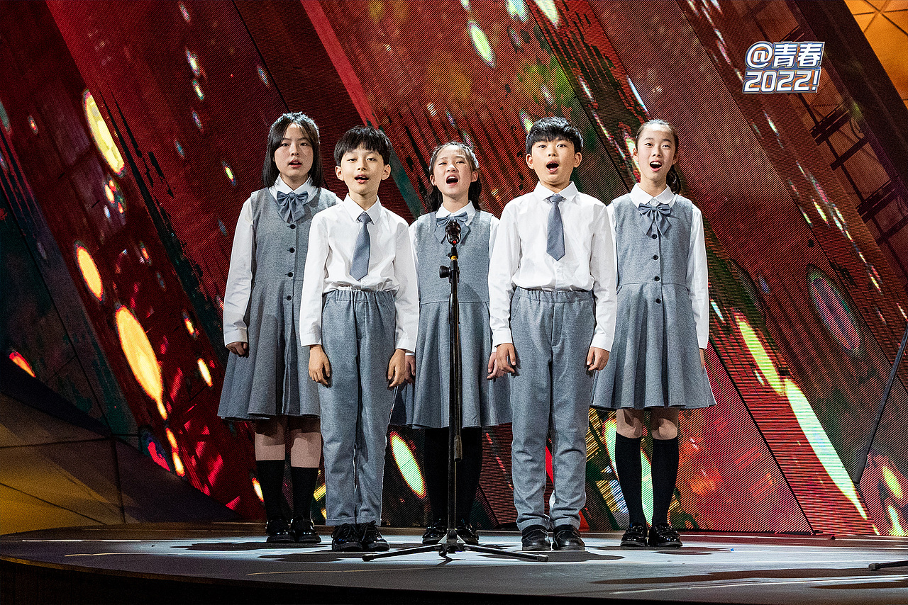 CMG《@青春，2022！》剧照 - 小石头和孩子们（图ZMzU2OTYxNTE2） - 时尚/艺术摄影 - 站酷设计师轼霖clarkshilin原创素材 - 站酷ZCOOL